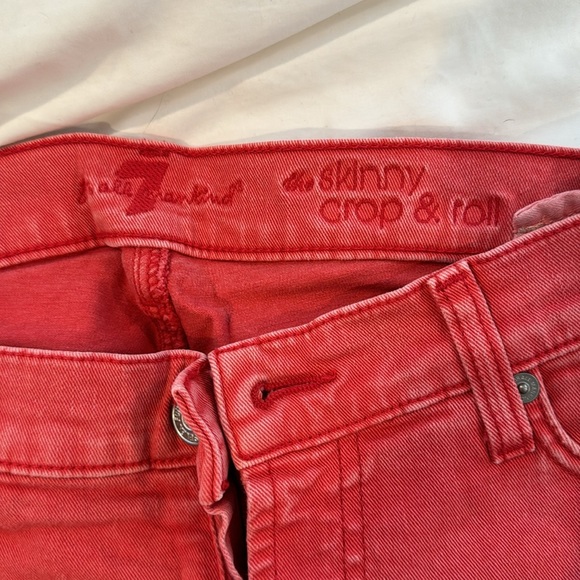 Excellent condition amazing fit, low to mid rise crop jean - Picture 2 of 5